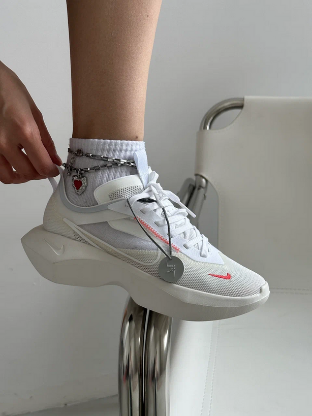 Nike vista lite white/laser crimson on sale